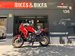 Moto Morini X Cape 700 Roja y Dorada