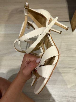 Tacones Michael Kors Beige Talla 38