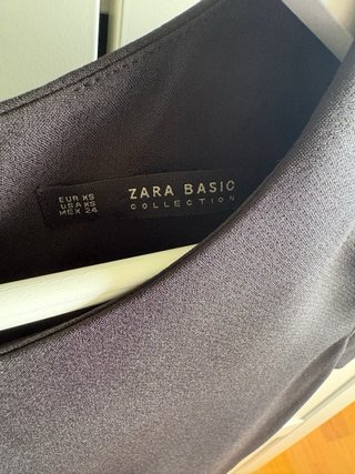 Vestido básico negro Zara