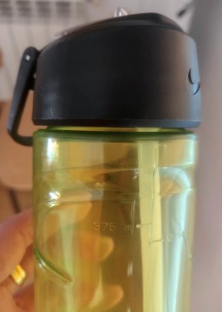 Botella deportiva Nike amarilla