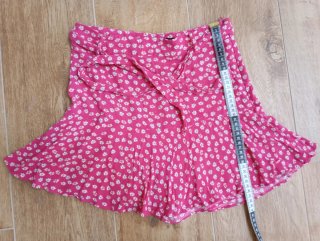 Minifalda estampada flores rosa