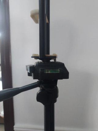 Trípode 170cm alto y 55cm bajo.