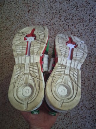 Zapatillas adidas deportivas verdes y blancas