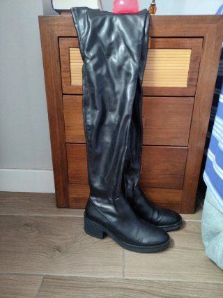 Botas altas Zara Talla 39 Negras