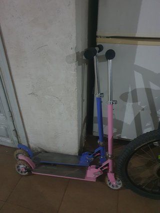 2 Patinetes infantiles (azul y rosa)