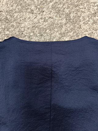 Top satinado azul marino Zara