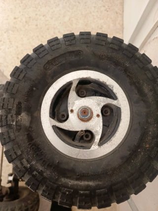 Llantas y gomas con eje