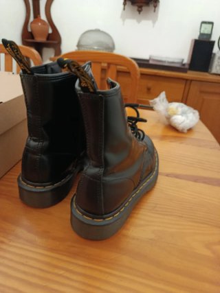 Botas Dr. Martens Talla 37 con Caja