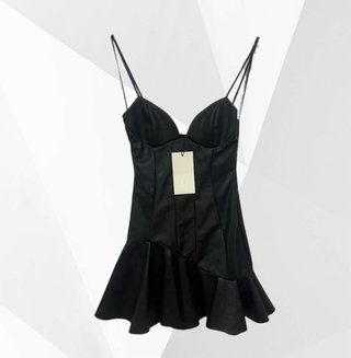 Talla XS. Vestido corto efecto piel de ZARA