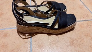 Sandalias Sfera Negras Cuña Esparto