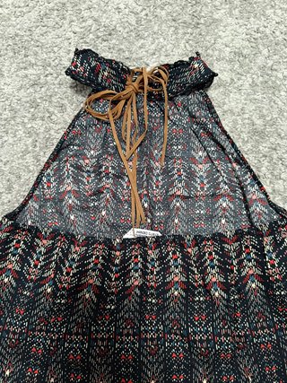 Top estampado cuello halter Zara
