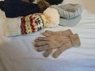 Lote Gorros Lana + Guantes Regalo
