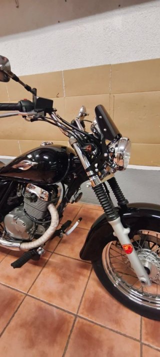 Suzuki Marauder 125 Negra