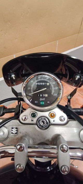 Suzuki Marauder 125 Negra