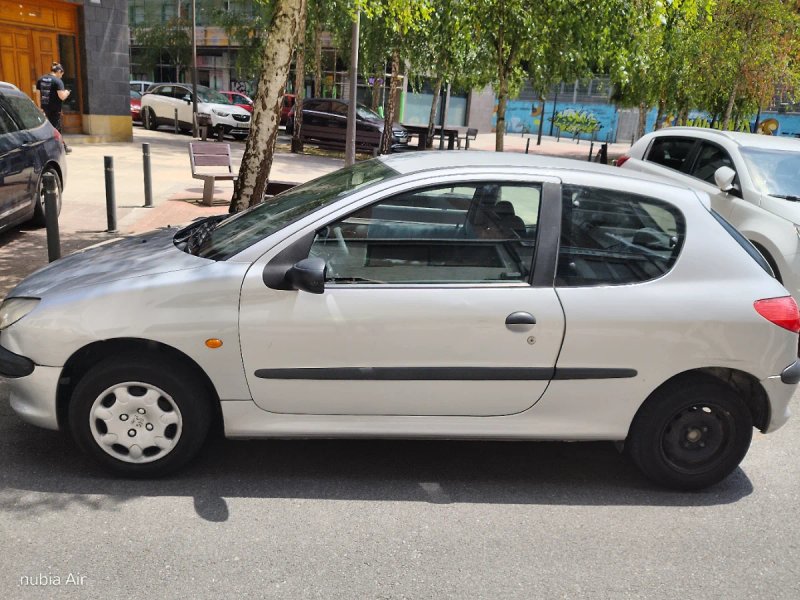 Peugeot 206 2000 - foto 1