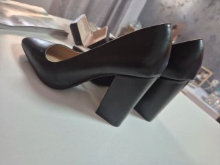 Scarpe con tacco largo nere da donna