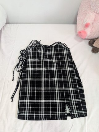 Vestido negro con cordones