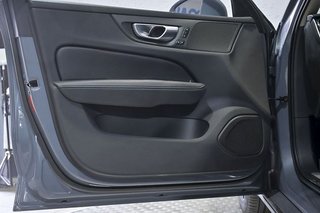 Volvo V60   2.0 T6 AWD Recharge Inscription Auto