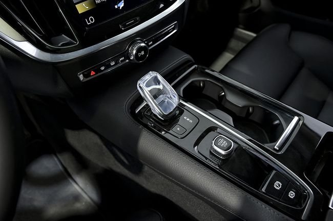 Volvo S60 2022, foto 23