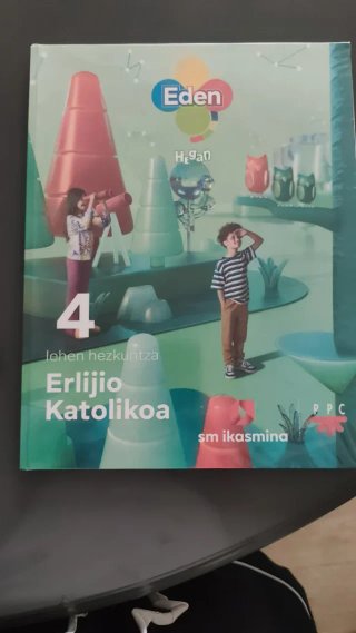Erlijio Katolikoa, LH 4. Eden Hegan