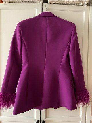 Blazer Zara con plumas Talla M