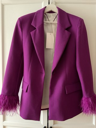 Blazer Zara con plumas Talla M