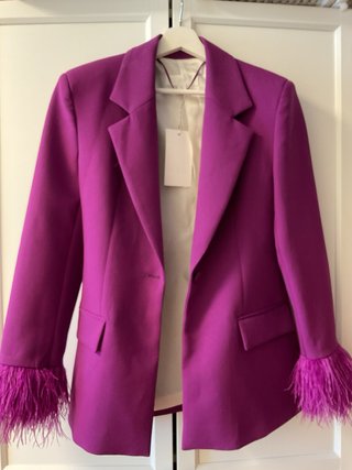 Blazer Zara con plumas Talla M