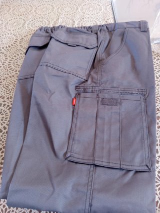 Pantaloni da lavoro grigi