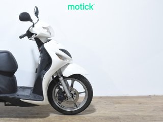 SUZUKI SIXTEEN 125 (TOP CASE)