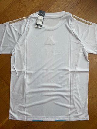 Camiseta logo M dorado talla M