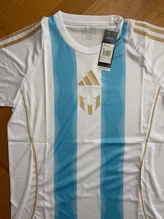 Camiseta logo M dorado talla M