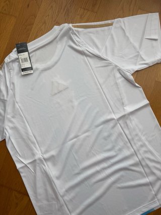 Camiseta logo M dorado talla M