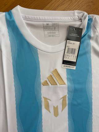 Camiseta logo M dorado talla M