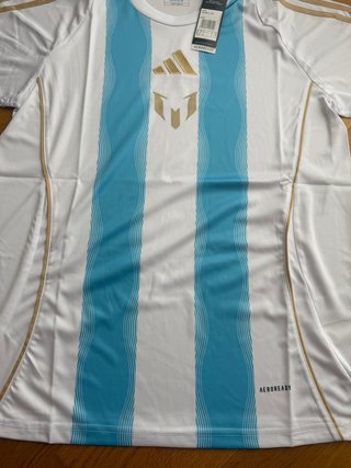 Camiseta logo M dorado talla M