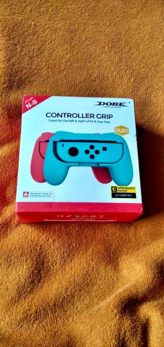2 impugnature per Nintendo Switch PRODOTTO NUOVO