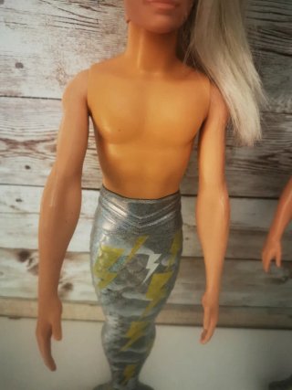 Muñeco Ken Sirena color reveal
