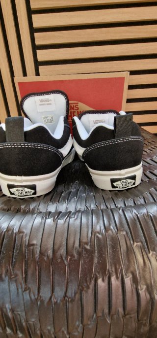 Zapatillas Vans Negras y Blancas knu old skool hi