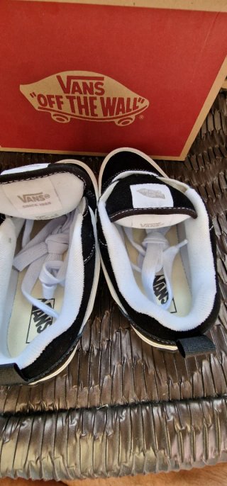 Zapatillas Vans Negras y Blancas knu old skool hi