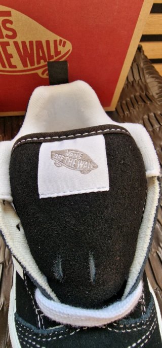Zapatillas Vans Negras y Blancas knu old skool hi