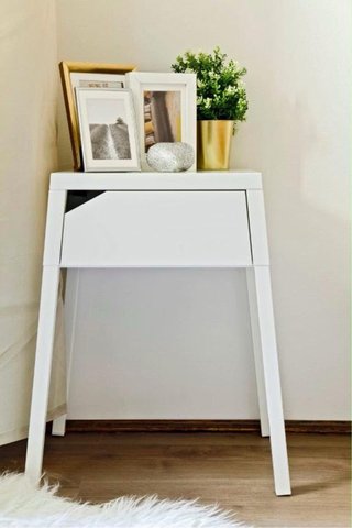 Mesita auxiliar metal Ikea descatalogada
