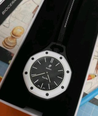 Orologio Swatch x Audemars Piguet Royal Pop Ocho