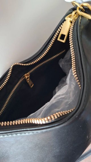 Bolso negro de hombro