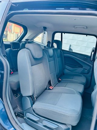 Ford Grand C-MAX 2012