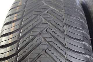 2 Gomme Hankook 205/70 R15 96T 4 Stagioni