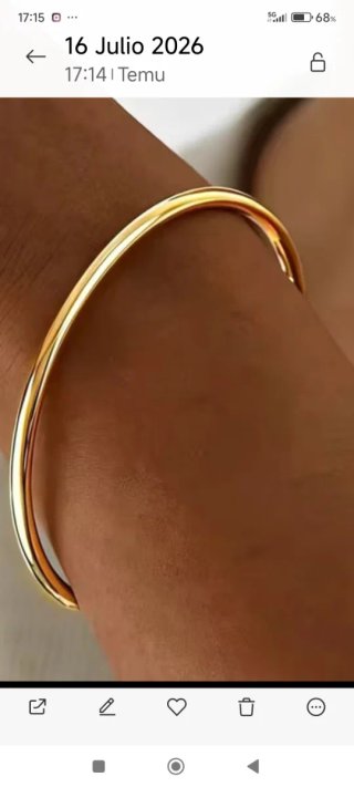 Pulsera dorada elegante
