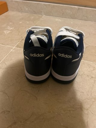 Tenis Adidas sin estrenar talla 37