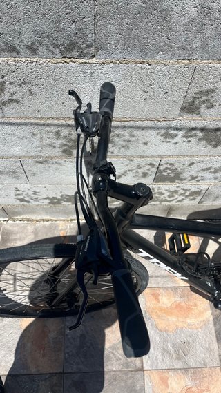 Bicicletta ibrida Trek 28" — Shimano Altus Black