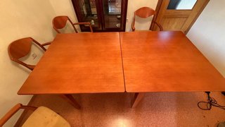 Mesa extensible 90x90 y 4 sillas madera