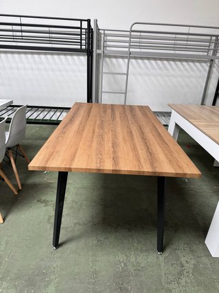 Mesa de comedor madera y metal