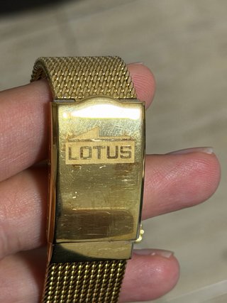 Reloj Lotus Dorado Malla